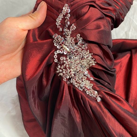 NWOT Sean Collection X•Press FORMAL Dress BURGUNDY BEADED SILVER LIKE CRYSTALS - Picture 6 of 8